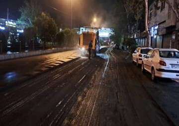 اجرای ۴۳۵ متر عملیات آسفالت تراشی مسیر دروازه تهران تا سه راهی ولیعصر (عج) طی شب گذشته