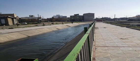 بازدید سرپرست شهرداری کرمانشاه از روند نرده گذاری حاشیه رودخانه چم بشیر