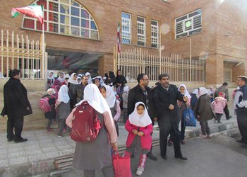 والدین از سرویس مدارس تحت نظارت سازمان تاکسیرانی برای فرزندانشان استفاده کنند