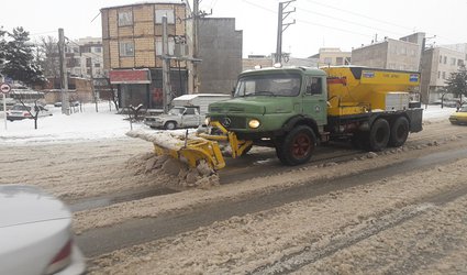 شهردار د ابهر از آمادگی کامل ستاد عملیات زمستانی شهرداری با استفاده از ۱۷۰ نیرو وتجهیز ماشین آلات سنگین برفروبی خبر داد.