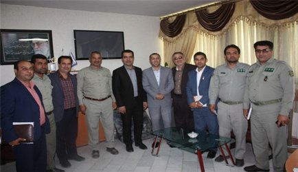 نشست فرمانداران شهرستانهای گرمه و مانه و سملقان با محیط زیست خراسان شمالی و اداره محیط زیست پارک ملی گلستان در خصوص اطفائ حریق احتمالی پارک ملی گلستان