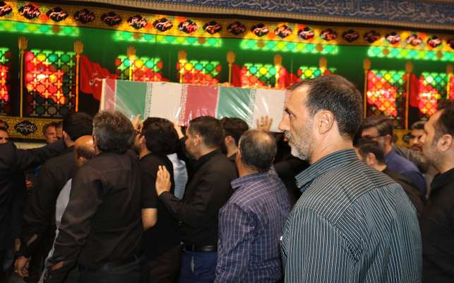 در نخستین روز از هفته دفاع مقدس  مراسم استقبال و تشییع شهید گمنام در شرکت توزیع نیروی برق استان تهران برگزار شد
                        ---1398/06/30 16:28