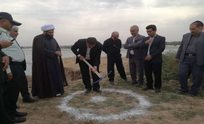 آغاز عملیات اجرایی طرح حفاظت ساحل روستای حیدر گتوند با حضور کیامرث حاجی زاده معاون استاندار و مدیر کل مدیریت بحران استانداری