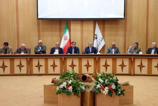 با حضور معاون ریاست جمهوری و رئیس سازمان برنامه و بودجه کشور انجام شد:  بررسی پروژه های اقتصاد مقاومتی استان گیلان