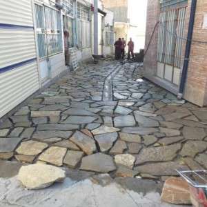 در راستای بهسازی و زیباسازی معابر، شهرداری تفرش اقدام به سنگ فرش کوچه های منتهی به بازارچه آهنگران نمود.