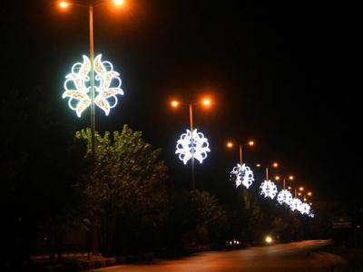 سازه های نوری بلوار ورودی چوبیندر تعویض شد