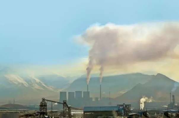 مدیرکل حفاظت محیط زیست زیست استان اصفهان: هیچ مجوزی برای استفاده از مازوت در نیروگاه‌های اصفهان صادرنشده است