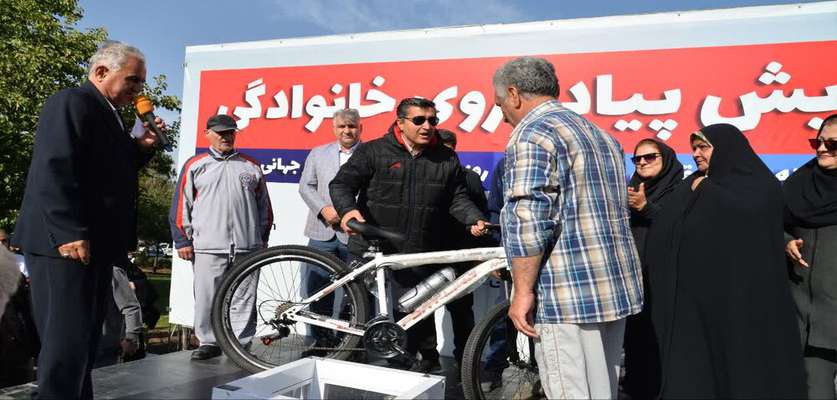 برگزاری همایش پیاده‌روی به مناسبت هفته وحدت