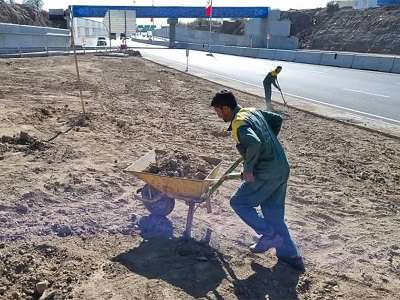 عملیات آماده سازی بستر و توسعه فضای سبز شهری ادامه دارد