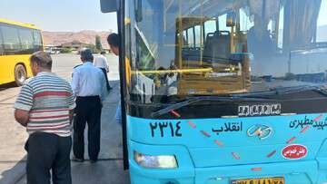 بازدید کارشناسان راهور از وضعیت فنی ناوگان اعزامی شهرداری تبریز به مرز مهران