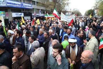 حضور انقلابی کارکنان شهرداری منطقه ۱۰ در راهپیمایی روز قدس
