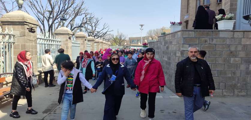 تجلیل از اعضای مرکز نگهداری معلولین ذهنی زن (خانه دورنالار) در کمپ گردشگری شهرداری منطقه هشت