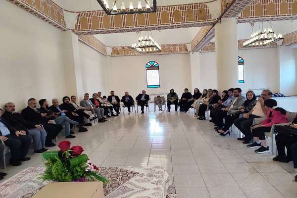 بازدید هنرمندان از موزه مشاغل شهرداری منطقه ۸