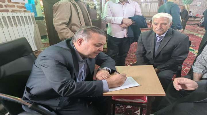 برقراری میزخدمت شهرداری منطقه ۸ در مسجد شهیدی