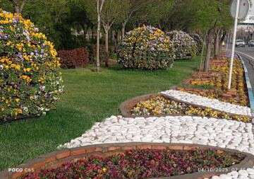 اجرای المان طرح‌های گل‌آرایی حجمی در مسیر بلوار استاد شهریار