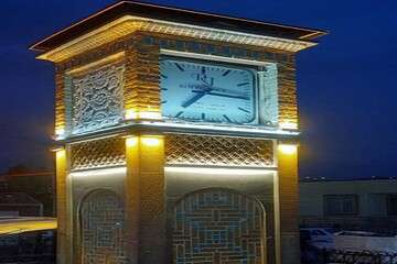 نورپردازی المان ساعت در میدان نماز
