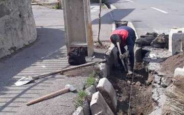 اصلاح و مرمت جداول سطح حوزه به متراژ ۱۸۰ متر طول در جنوب غرب تبریز