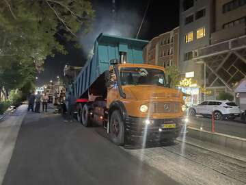 آسفالت‌ریزی شبانه در مسیر BRT؛ تحول در قلب شهر